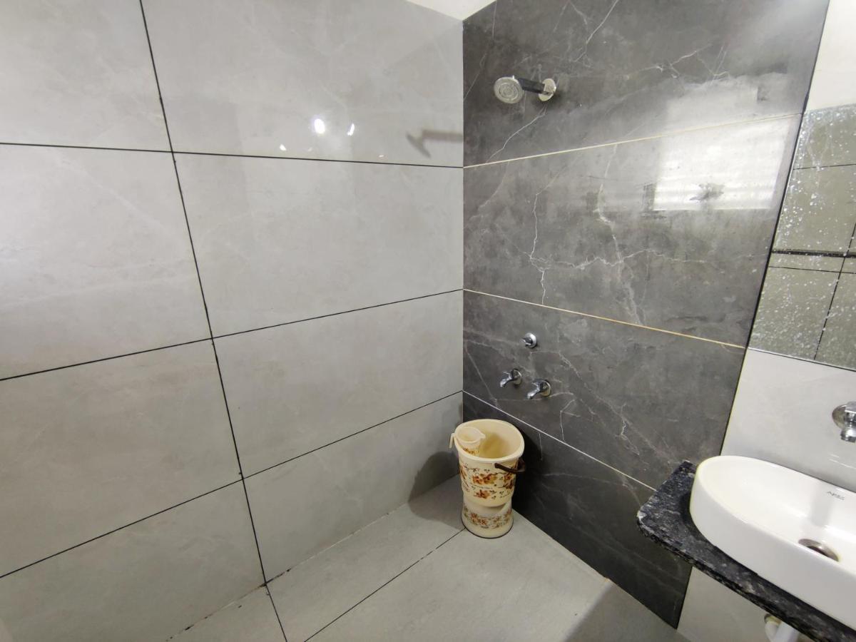 Hotel Sai Ssl Ширди Екстериор снимка